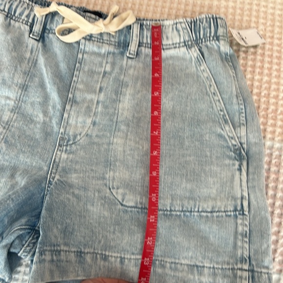 NWT GAP Denim Shorts - Picture 5 of 5